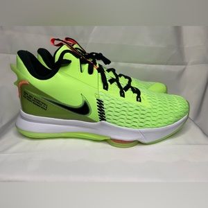 Nike LeBron Witness 5 Grinch 2021 Sz 14